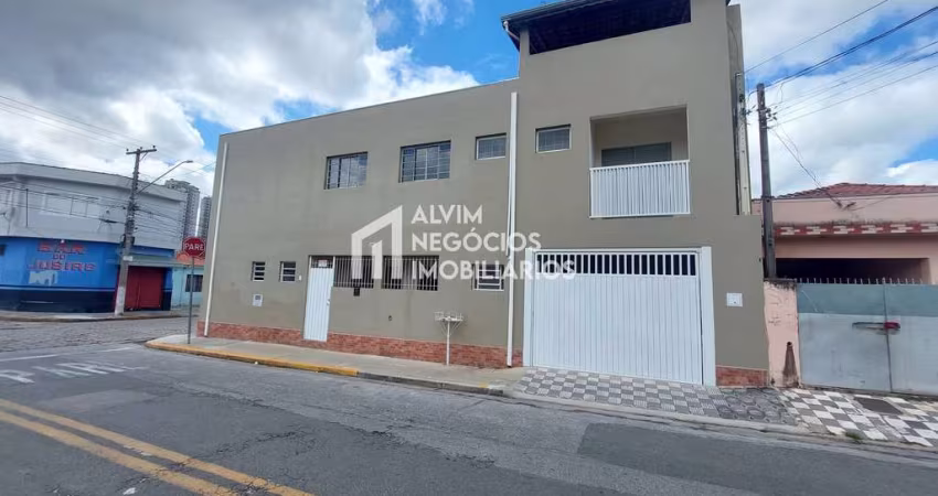 Prédio de esquina com 3 dormitórios e 1 loja no térreo - Venda