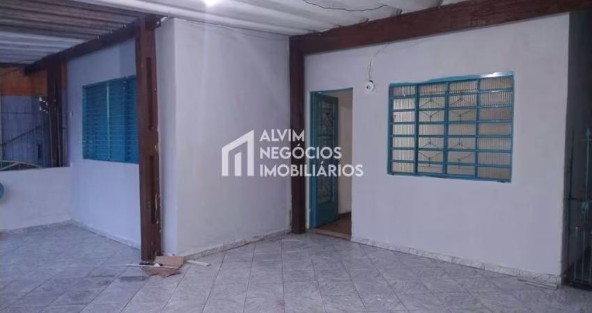 Casa com ótima localização no Jardim Satélite - SJC- Venda