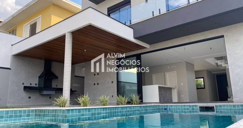 Casa no Urbanova com 349 m² de construção com piscina - Venda