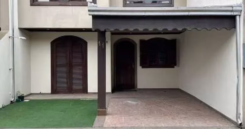 Sobrado em condomínio fechado para locação anual no centro de navegantes/sc