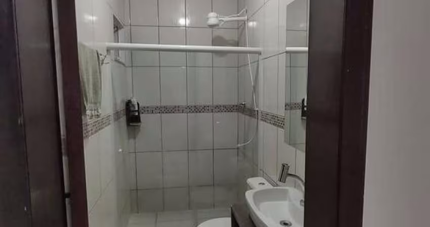 CASA COM 02 QUARTOS - 55 M²