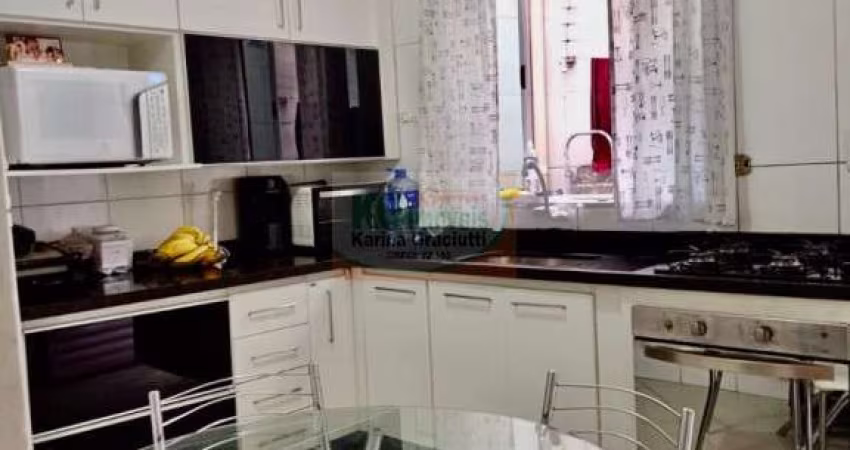 LINDO SOBRADO COM 2 DORM E COZINHA PLANEJADA POR APENAS R$250.000,00