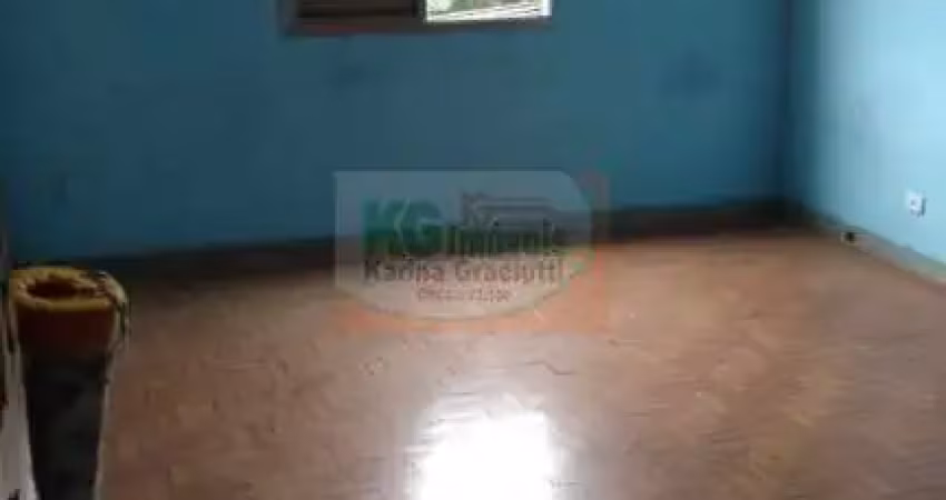Sobrado a venda por r$586.000,00| 2 dormitórios | cozinha | está sendo reformado | tem quintal | 1 vaga | bairro cerâmica - são caetano do sul / sp