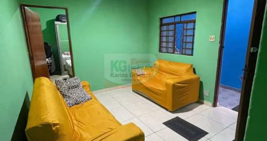 LINDA CASA A VENDA POR R$380.000,00 | 2 DORMITÓRIOS | EDÍCULA NOS FUNDOS | 126M² | 2 VAGAS DE GARAREM | JARDIM SANTO ANDRÉ - SANTO ANDRÉ/ SP