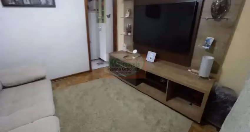 1ª casa - nível da rua - sala, cozinha, 2 quartos e banheiro, com piso novo 2ª casa - abaixo do nível da rua - sala, cozinha, 2 quartos e banheiro, coz.