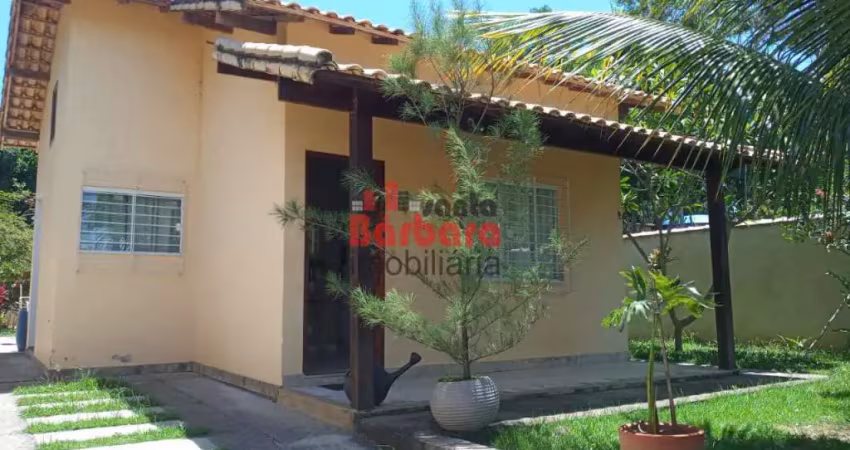Casa com 2 quartos para alugar na Avenida Diógenes Paula Costa, Jacaroá, Maricá