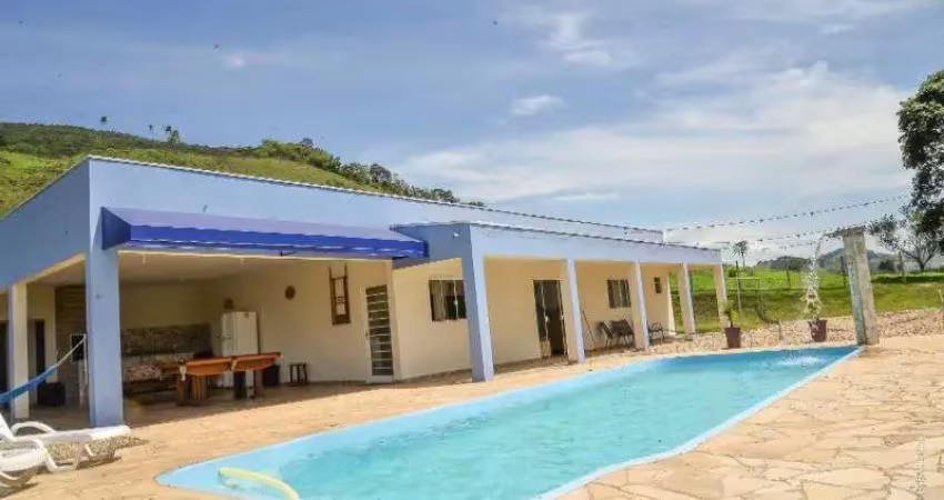Chácara / sítio com 4 quartos para alugar no Centro, Socorro 