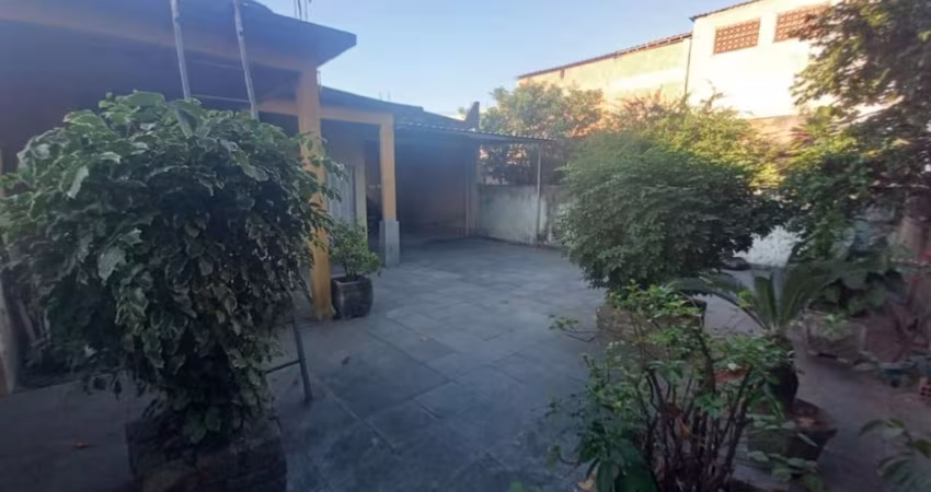 Vendo Casa com terreno, bairro Prata, Nova Iguaçu, RJ.