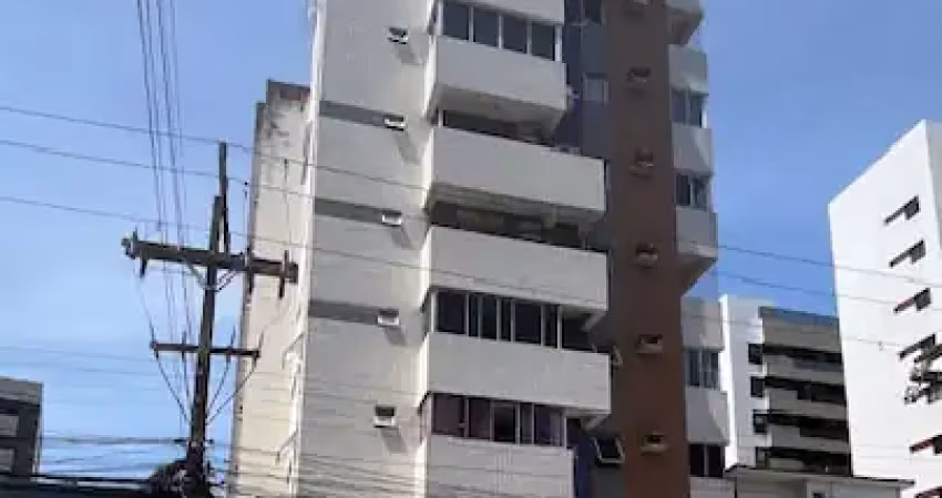 Apartamento na Ponta Verde próximo a praia