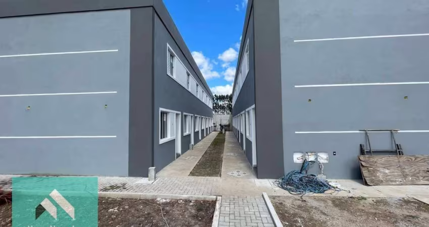 Vende-se Casa em Villagio, 2 Dormitórios, 1 Suíte, 67m² por R$ 280.000,00 - Jundiapeba, Mogi das Cruzes
