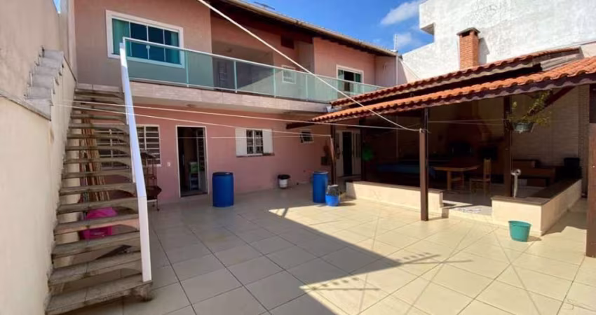 Casa com 3 dormitórios à venda, 210 m² por R$ 880.000,00 - Chácara Faggion - Suzano/SP