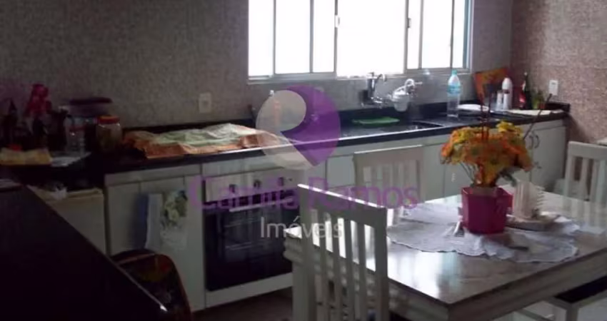 Casa com 3 quartos à venda no Jardim Márcia, Suzano 
