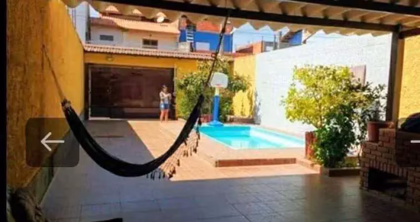 Casa com 2 quartos à venda no Jardim Márcia, Suzano 