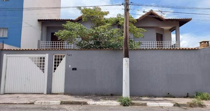 Sobrado com 3 dormitórios à venda, 180 m² por R$ 595.000,00 - Cidade Edson - Suzano/SP