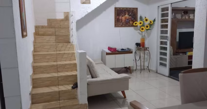Sobrado com 3 dormitórios à venda, 175 m² por R$ 420.000,00 - Jardim Quaresmeira II - Suzano/SP
