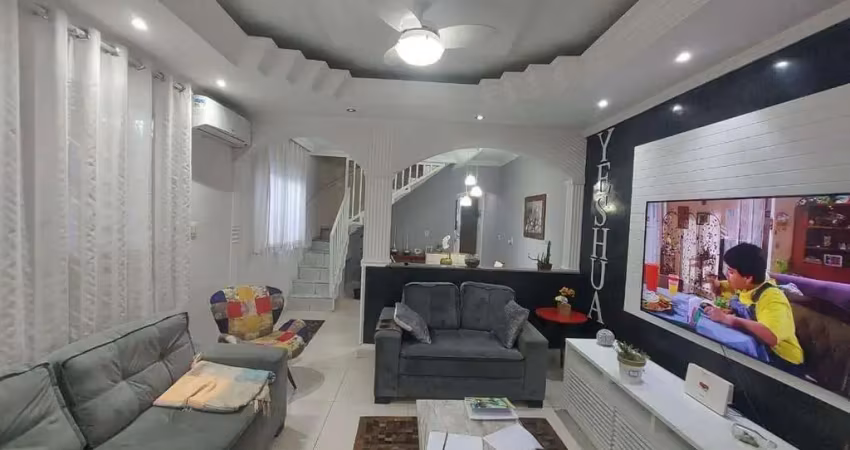 Sobrado com 2 dormitórios à venda, 187 m² por R$ 720.000,00 - Vila Urupês - Suzano/SP