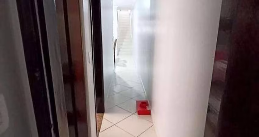 Sobrado com 3 dormitórios à venda, 173 m² por R$ 580.000,00 - Conjunto Residencial Irai - Suzano/SP
