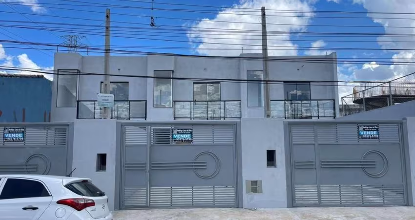 Sobrado com 2 dormitórios à venda, 92 m² por R$ 460.000 - Vila Maria de Maggi - Suzano/SP