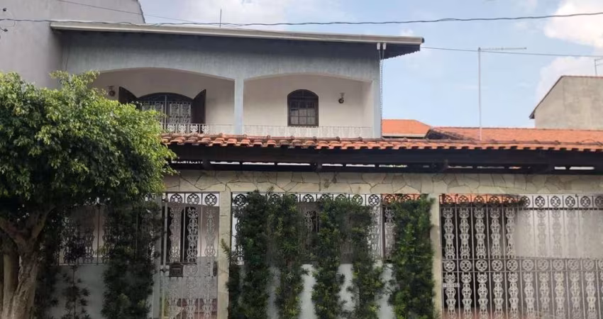 Sobrado com 5 dormitórios à venda, 234 m² por R$ 954.000,00 - Jardim Medina - Poá/SP