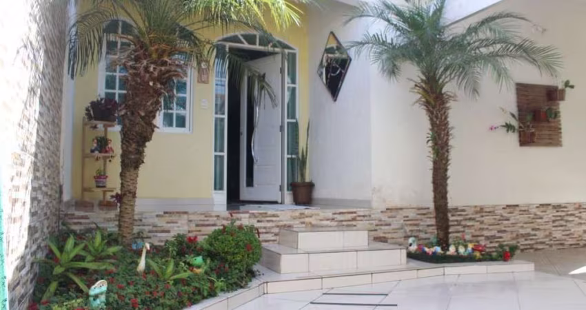 Casa com 3 dormitórios à venda, 198 m² por R$ 750.000 - Cidade Edson - Suzano/SP