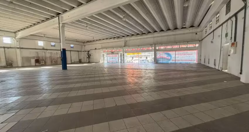 Mega sala comercial no centro de itajaí com 1.200 m² e estacionamento