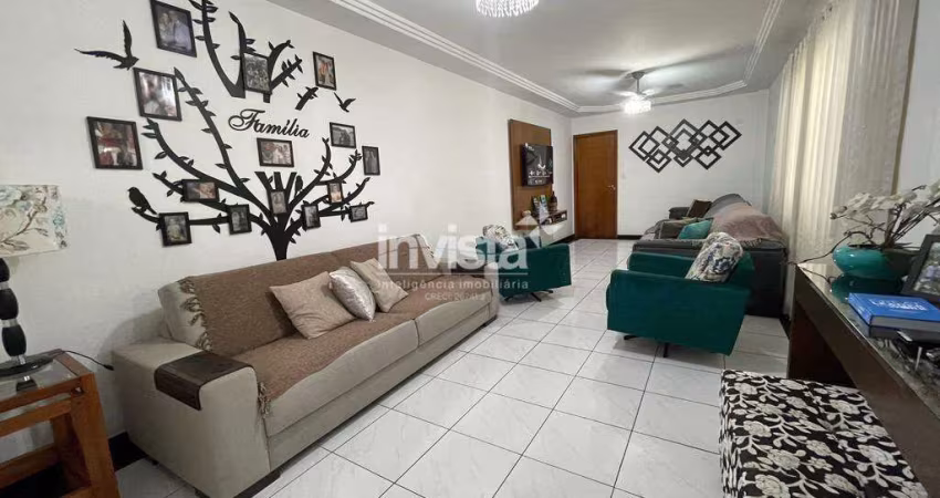Casa Duplex muito ampla e com 2 vagas de Garagem, Impecável