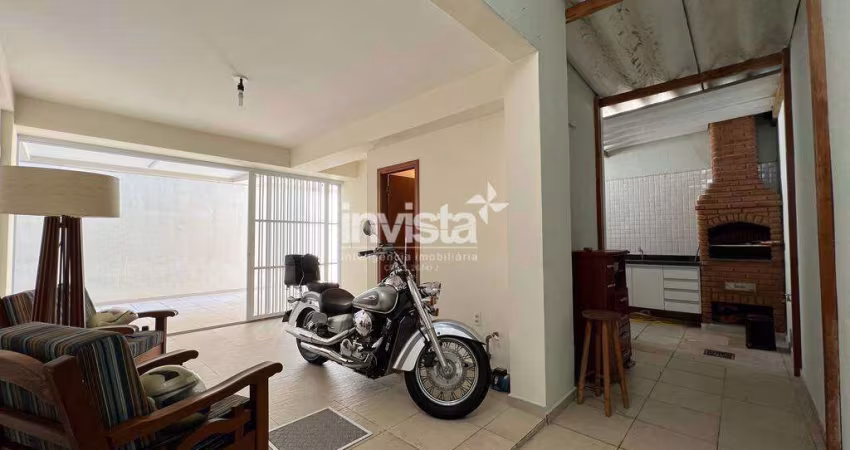 Casa em Villagio Triplex, 3 dormitórios sendo 2 suítes, 2 vagas no Marapé em Santos