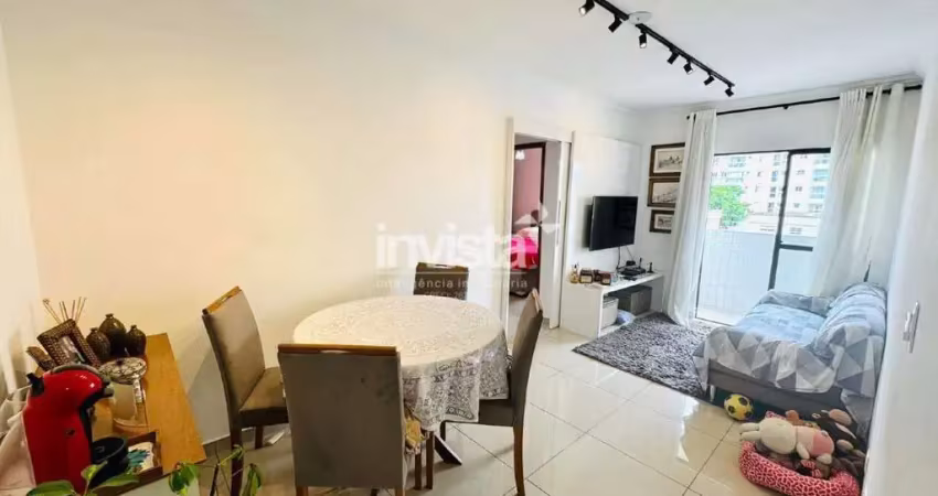 Excelente apartamento reformado com sacada e vista livre no estuario