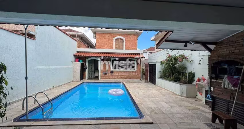 Casa duples 4 dormitórios sendo 2 suítes no Embaré!