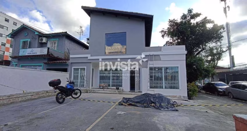 Excelente Casa Comercial de Esquina com 4 vagas de Estacionamento no bairro da Vila Mathias em Santos