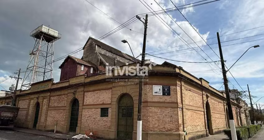 Amplo armazém para locação – estrutura completa com 4.515m² no centro de santos