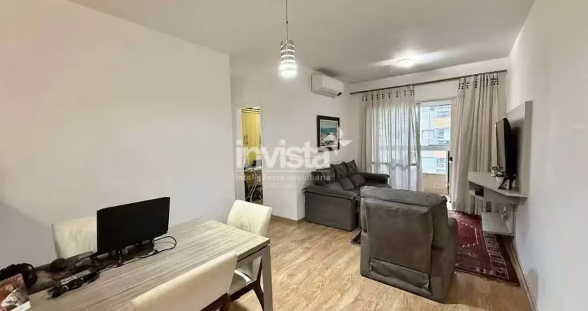 Apartamento à venda na ponta da praia – andar alto, vista livre e porteira fechada.