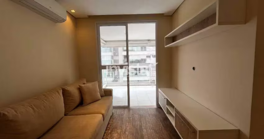 Apartamento semi mobiliado para locação na ponta da praia