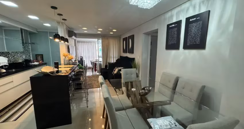 Apartamento com 1 suíte + 2 demi, 2 vagas, na Villa Operária, Itajaí