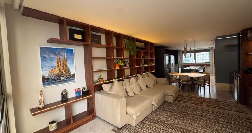 Apartamento com 3 suítes no Centro em Itajaí