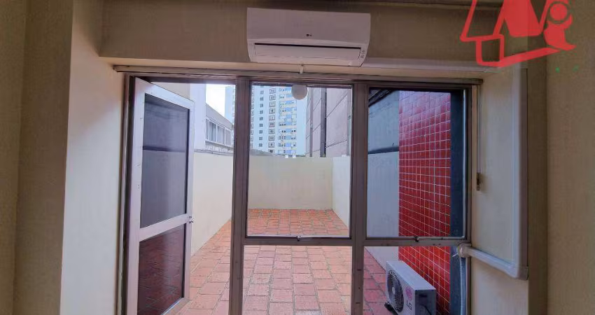 Sala com terraço exclusivo na Francisco Ferrer