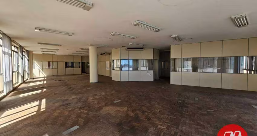 Aluga-se e vende-se andar corporativo de 607m² no centro histórico