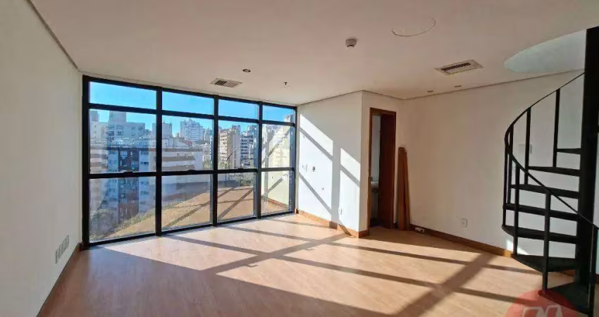 Conjunto comercial com  2 salas e mezanino próximo ao parcão.