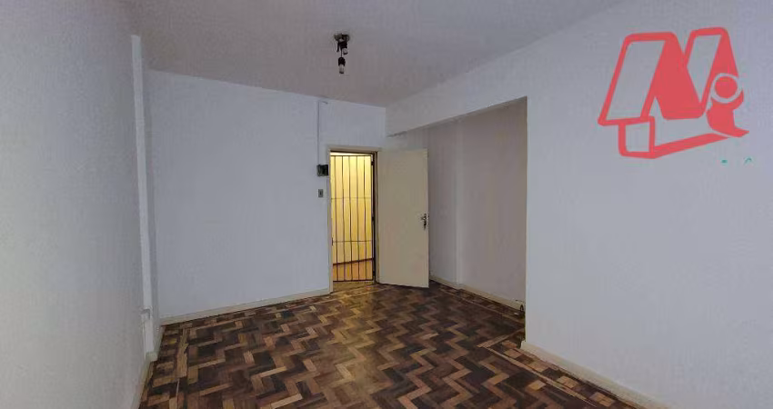 No Centro, sala na Alberto Bins de 32m²