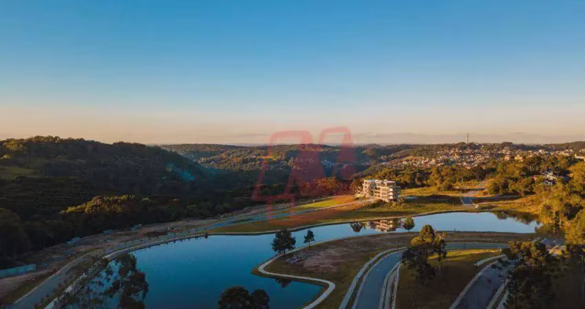 Em Gramado, apartamento em condominio de luxo