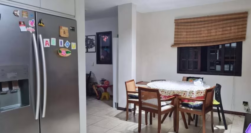 Casa em Condomínio para Venda em Cotia, Colinas de São Fernando, 5 dormitórios, 2 suítes, 4 banheiros, 2 vagas