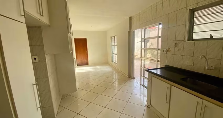 Casa para Venda em Sorocaba, Vila Colorau, 3 dormitórios, 1 suíte, 2 banheiros, 1 vaga