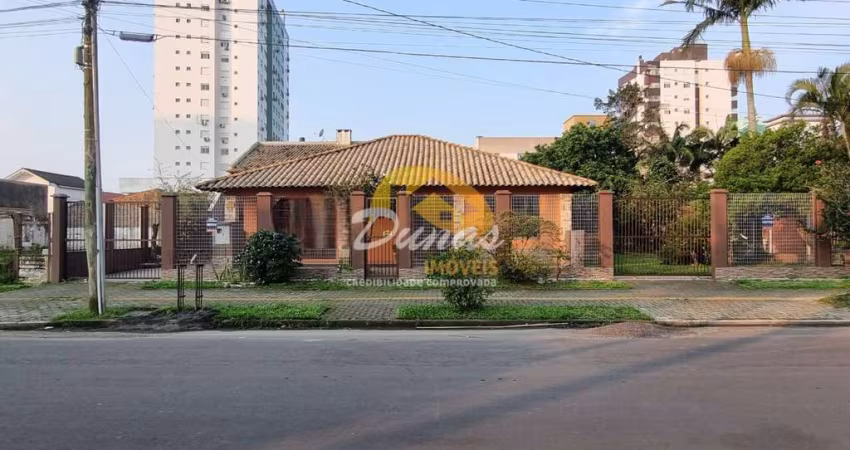 RESIDÊNCIA E 02 APARTAMENTOS NO CENTRO DE TRAMANDAÍ
