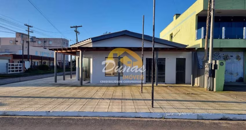 PONTO COMERCIAL PRÓXIMO DO MAR EM OÁSIS