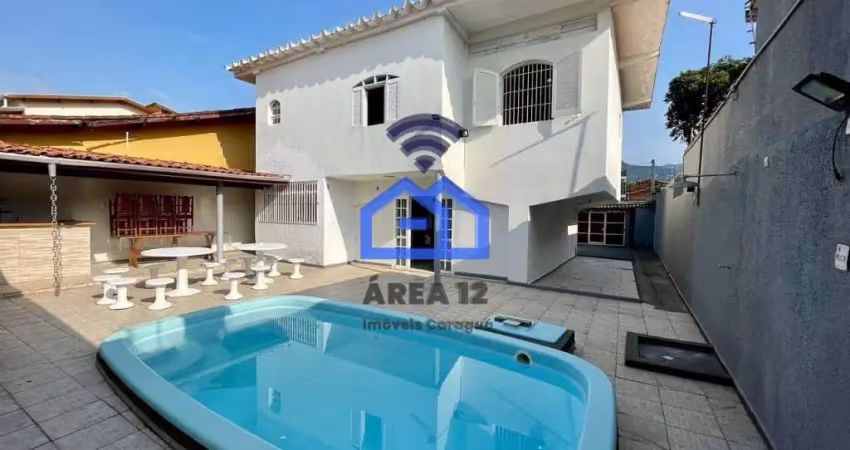Sobrado com piscina à Venda no Indaiá com 4 dormitórios, sendo 2 suítes, 2 banheiros, sala com 3 am