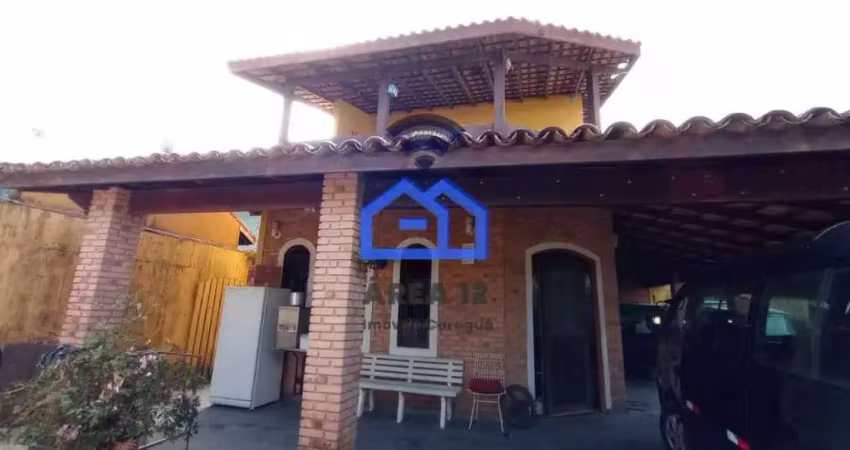 Sobrado à venda no bairro Pontal Santa Marina em Caraguatatuba próximo ao Shopping Serramar e comér