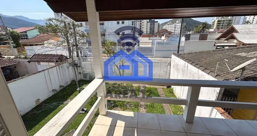Sobrado na martim de sá com 3 suítes, sala em 2 ambientes, copa, cozinha, banheiro, área de serviço
