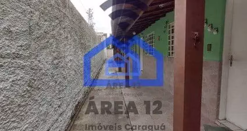 Sobrado à venda na martim de sá - dois dormitórios, 2 banheiros, sala, 1 vaga na garagem - caraguat