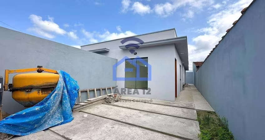 Casa à venda com 2 dormitórios sendo uma suíte, ótima localização, no bairro Jardim das Palmeiras,