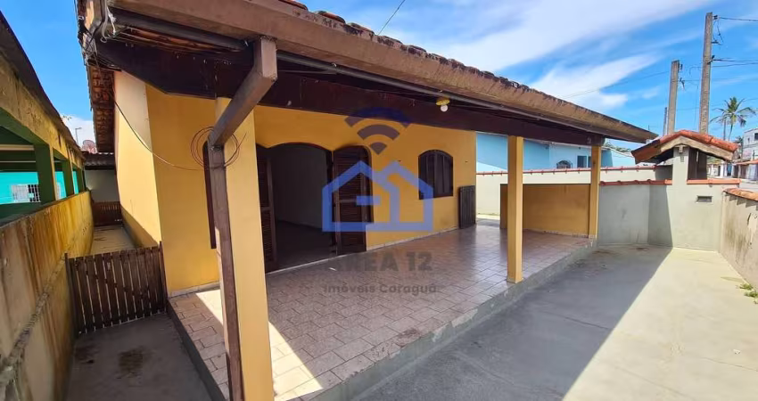 Casa ampla com bela varanda à venda no bairro do Barranco Alto em Caraguatatuba, SP - Ampla, aconch